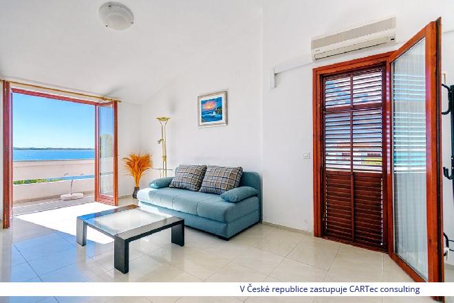 VRSI / MULO - Prodej krásného apartmánového domu v 1. řadě u moře a pláže!!