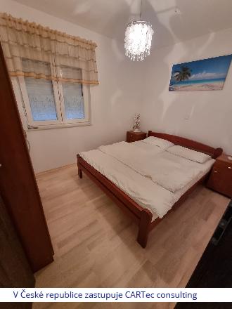 ZADAR / PLOVANIJA - Prodej bytu se dvěma ložnicemi - 1500 m od moře
