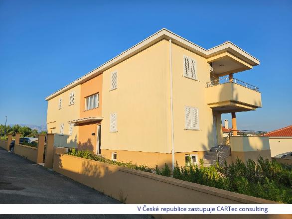 VRSI / MULO - Prodej domu se třemi byty - 500 m od moře