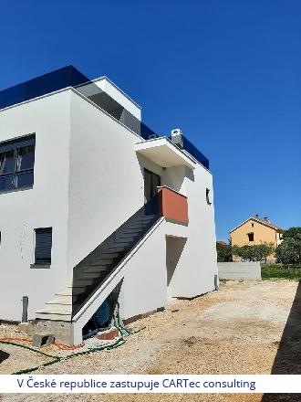 NIN / ZATON - Novostavba moderního domu se dvěma byty a bazénem - 300m od moře